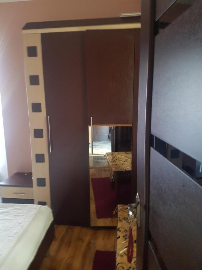 Guest House 2 Floor Batumi Eksteriør billede