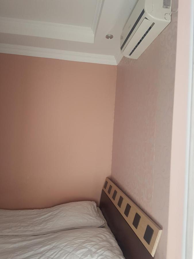Guest House 2 Floor Batumi Eksteriør billede
