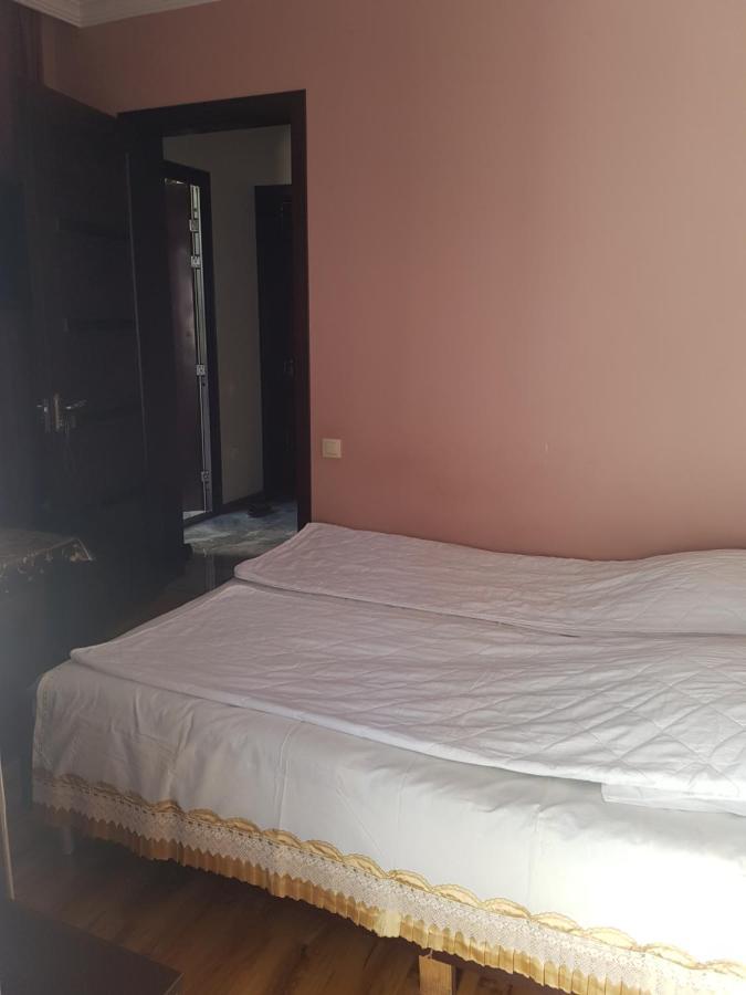 Guest House 2 Floor Batumi Eksteriør billede