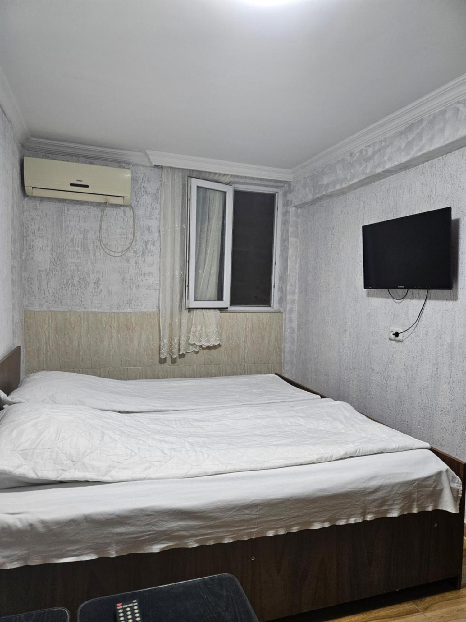 Guest House 2 Floor Batumi Eksteriør billede
