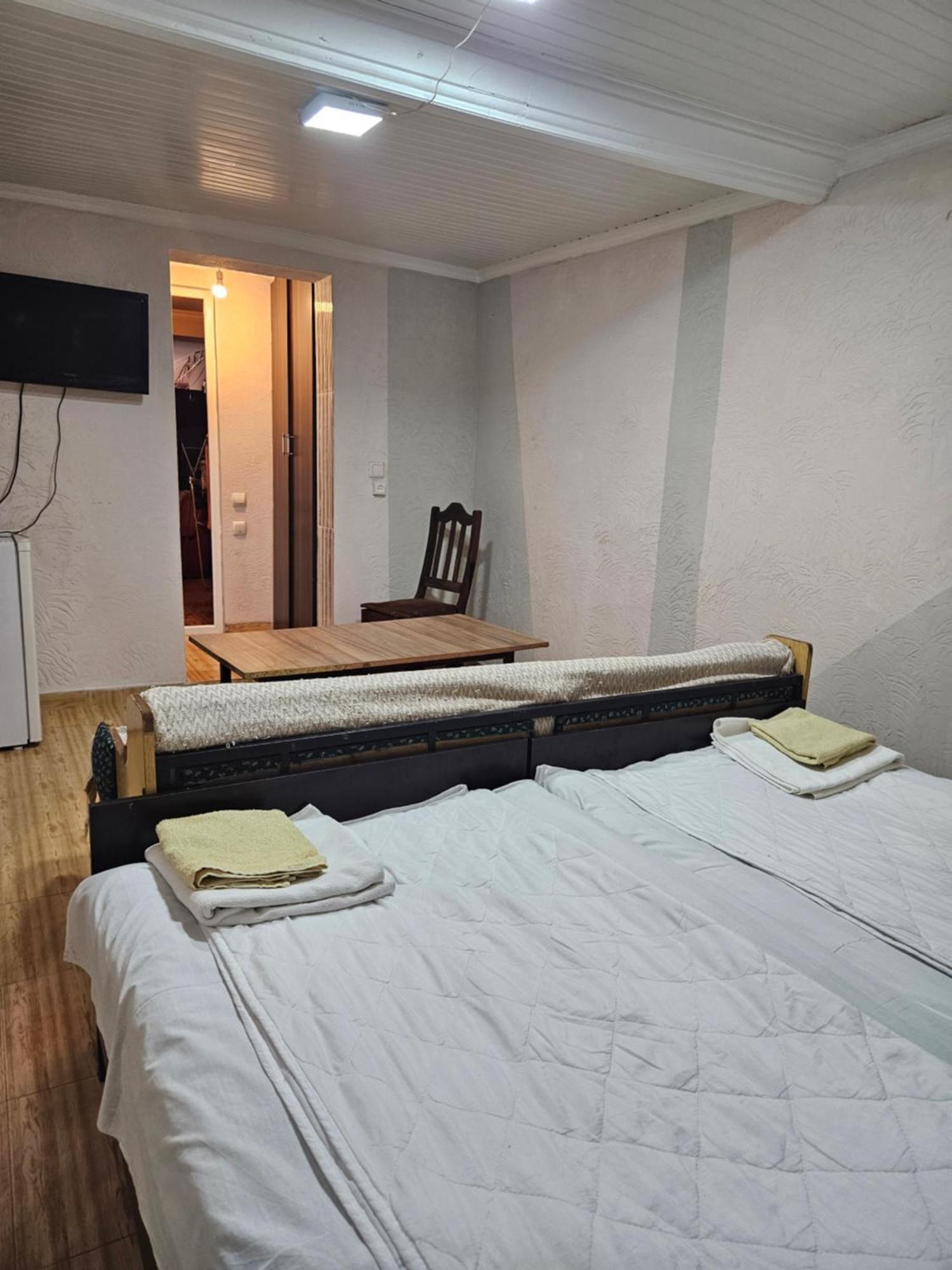 Guest House 2 Floor Batumi Eksteriør billede